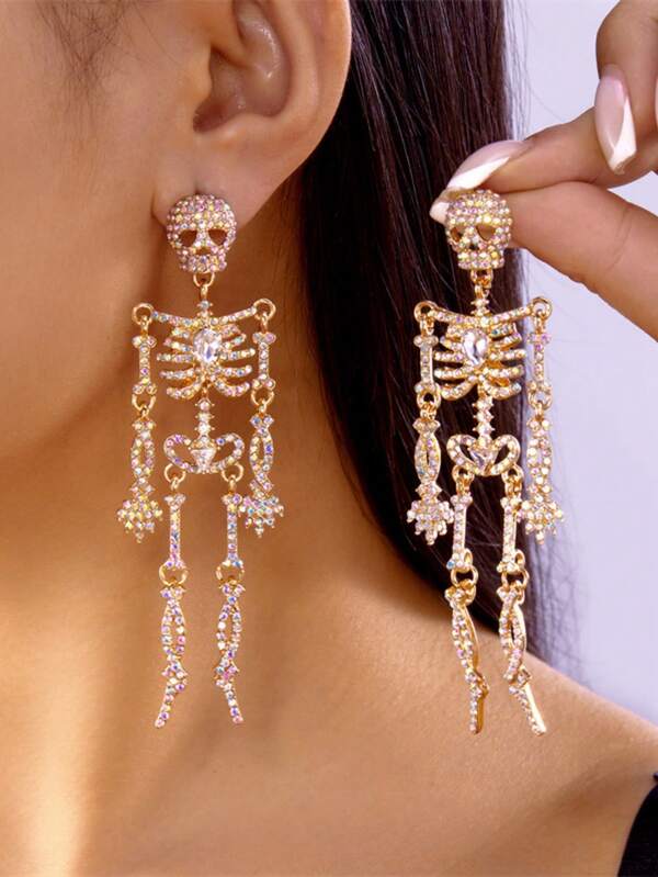 2 szt. kolczyki w kształcie czaszki z ruchomymi kryształkami, idealne na Halloween, na imprezy, festiwale muzyczne itp.