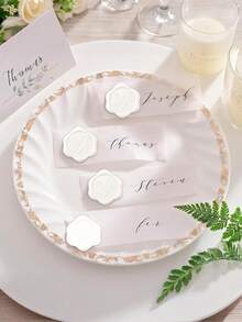 50 ختم شمعي ذاتي اللصق بشكل قلب، للاستخدام في تغليف الهدايا، دعوات الزفاف، المظاريف، عيد الميلاد، والختم