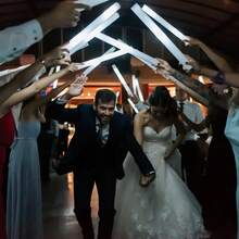 LED Foam Glow Sticks Party Packs - Multi-Color Flashing (Green/Blue/Red/Purple), Easy-Grip Design | Glowing Supplies For Christmas, New Year, Weddings, Carnivals & Concerts - trắng - Xem 9