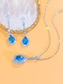 طقم مجوهرات من قلادة وأقراط معلقة مرصعة بحجر المكعب بشكل قطرات ماء لامعة باللون الأزرق الفاتح، هدايا لحفلات الخطوبة والمناسبات للنساء