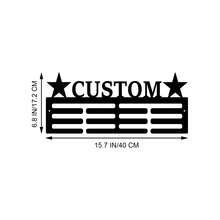 1 Pezzo Portamedaglie in Metallo Personalizzato - Decorazione da Parete Personalizzata con Nome, Design Minimalista per Casa e Camera da Letto, Perfetto per Decorazioni Natalizie per la Casa, Decorazioni per Interni, Riutilizzabile, Ornamentale Raffinato, di Alta Qualità, Moderno, Personalizzato, Idea Regalo Unica Ideale per Lui, Lei, Fidanzato, Fidanzata, Papà, Mamma, Famiglia, Amici per Anniversari, San Valentino, Festa della Mamma, Compleanni, Festa dei Bambini, Festa del Papà, Laurea, Matrimoni, Inaugurazione Casa, Camera da Letto, Casa, Bagno, Soggiorno, Sala da Pranzo, Ufficio, Sala da Tè, Scuola, Vita Lenta Estiva