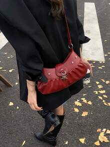 Bolso de hombro de cuero para mujer con tachuelas y dijes con forma de estrella, diseño fruncido de bolso cruzado para uso diario