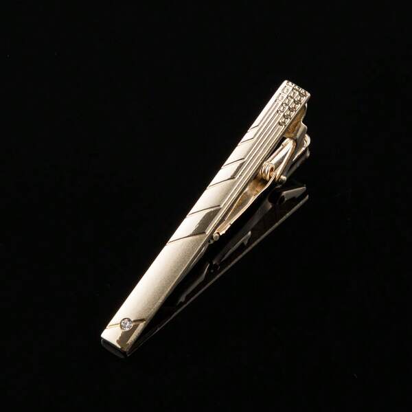 1 pieza Clip de corbata clásico, adecuado para boda, aniversario y negocios para hombres