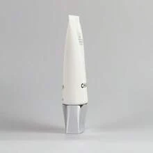 CHANEL 闪亮慕斯洁面乳，适合日常使用 - 150毫升 - 查看 3