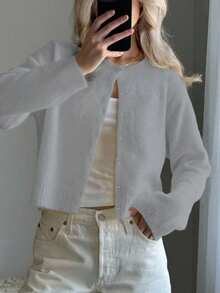 Áo khoác cardigan ngắn tay dài cổ tròn tối giản cơ bản dành cho nữ Sylvia, chất liệu nhung mịn, màu trơn, kiểu dáng thoải mái, mềm mại, thích hợp cho mặc hàng ngày, đi làm, dạo phố, dự tiệc trà chiều, mùa thu/đông. - Màu Xám nhạt - Xem 3