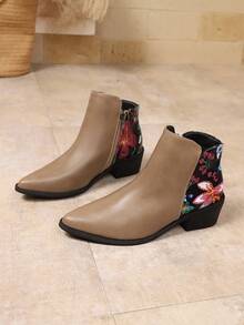 موديلات جديدة تأتي في الخريف والشتاء، تخلق شكلاً خريفياً أنيقاً، الراحة والمظهر متلازمان، الهالة تمتلئ على الفور، سهلة الارتداء بإحساس راقٍ، تحسّن إحساس الارتداء، الموضة الرجعية! الأحذية بسيطة وأنيقة ومتعددة الاستخدامات، بوت برقبة سميكة ذات موضة تظهر الساقين طويلتين وممشوقتين!