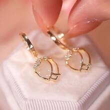 Pair Of Elegant Minimalist Tulip Flower Earrings For Women - Golden-Tone Alloy With White Enamel Petals, Versatile For Daily Wear & Parties, Year-Round Sophisticated Jewelry Accessories - 1 Pair - View 6