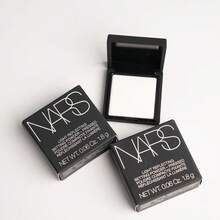 Nars 反光定妆粉饼 1.8g - 1.8g - 查看 3