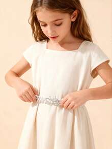 1 件多功能儿童珍珠蝴蝶腰带，适合连衣裙 - 米色 - 查看 2