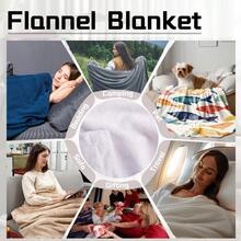 1 buc Pătură de flanel cu imprimeu de brad de Crăciun verde Fericit cu flori de fructe de pădure 70 * 100cm / 100 * 150cm / 130 * 150cm Pătură moale și caldă pentru decor acasă, animal de companie, pui de somn, birou, pat, cadou de Crăciun de toamnă/iarnă pentru familie sau prieteni, decor de Crăciun