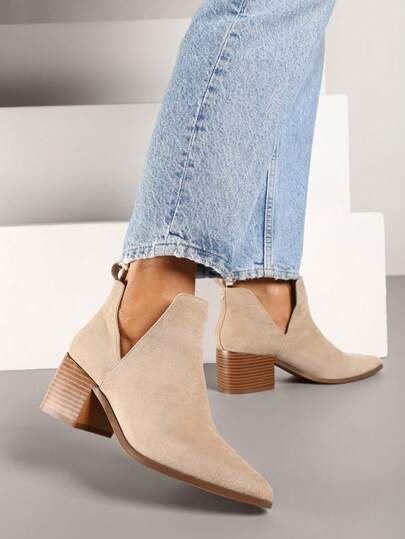 Vices enkellaarsjes met hoge hak en decoratieve uitsparing