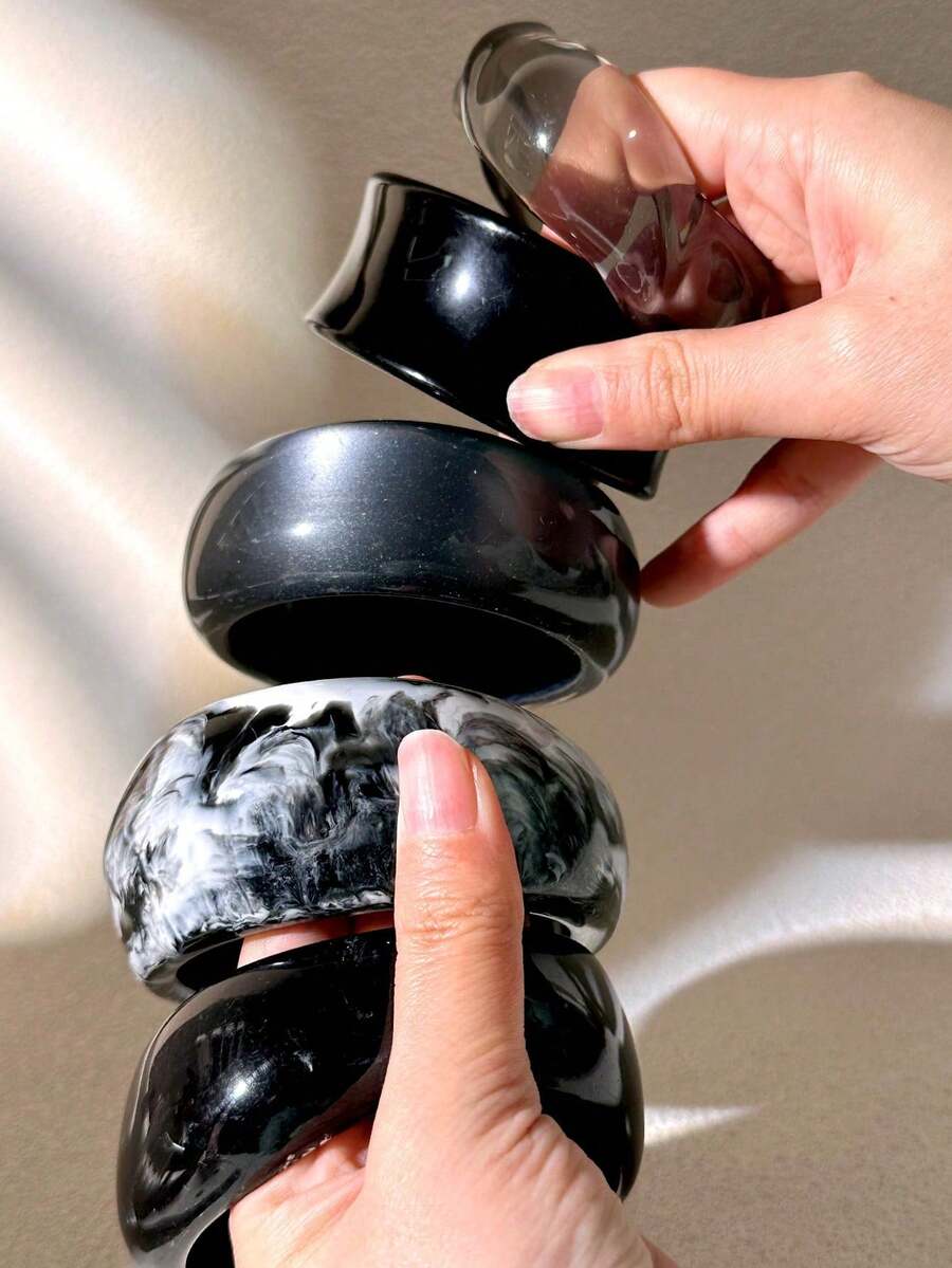 1pc Minimalist High-End Black Resin Bracelet, Asymmetric Round Design, Elegant For Party And Daily Wear