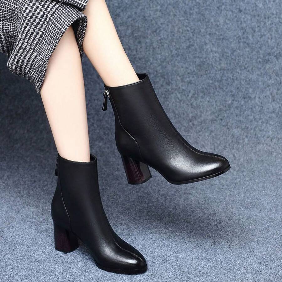 Women Ankle Boots & Booties - Black Single - View 1