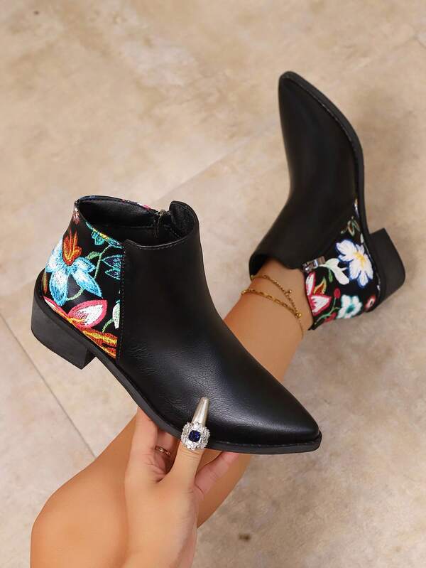 Autumn And Winter Retro New Models Are Coming, Creating An Elegant Autumn Shape, Comfort And Appearance Coexist, The Aura Is Instantly Full, Easy To Wear A High-End Sense, Improve The Sense Of Wearing, Retro Fashion! The Boots Are Simple, Fashionable And Versatile, Pointed Thick Heel Fashion Boots Show Tall, Thin And Long Legs!