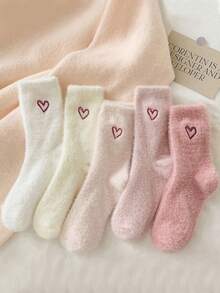 4Pairs Heart Shaped Pattern Fluffy Women Crew Socks, Heart Thermal Socks, Super Thick Soft & Comfortable, Suitable For Autumn/Winter, Ideal Gifts For Valentine's Day & Christmas
