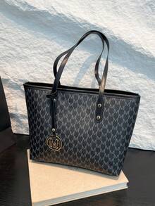 Light Luxury Fashion Print Design Letter Pattern Decorative Lady Tote Bag, Suitable For Commuting And Going To School. It Has A Large Capacity, Is Portable, And Features A Classic Casual And Business Casual Style. Perfect For Teenagers, College Students, And White-Collar Workers, It Is Ideal For Work, High School, University, And Holidays. It Is A Fashionable Zipper Tote Bag.