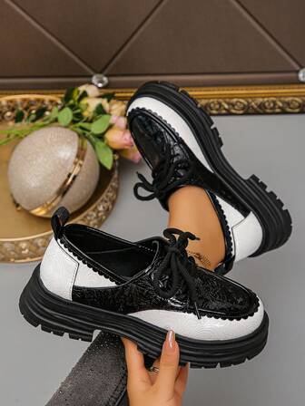Asymmetrical High-Frequency Embossed Pattern Slip-On Casual Sneakers, Black & White, Fashionable, New, Suitable For Parties, Office, Lightweight, Elegant, Minimalist, Comfortable, Casual, Gatherings, Parties, Daily, Travel, Weddings, Camping, Autumn/Winter Essential, Gift, Outdoor, Dining, Health, All Season, Platform, Flat, Flat Women Shoes, College Style