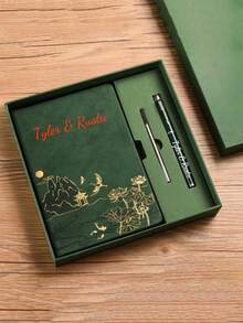 Set regalo taccuino personalizzato A5, include taccuino + penna + ricarica + scatola regalo. Il taccuino e la penna possono essere personalizzati con il testo desiderato. Disponibile come taccuino singolo o set. Taccuino in finta pelle con goffratura paesaggistica, taccuino per riunioni, blocco note. Copertina in materiale PU con sensazione di pelle e colore cangiante, 100 pagine interne, motivo di copertina unico, forniture regalo di Natale - Multicolore - Visualizzare 5