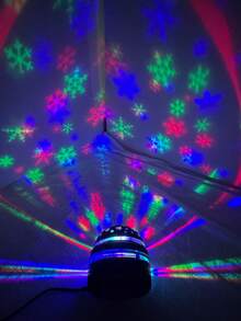 1 Stück Kinder Schlafzimmer Projektionslampe, Winter Schneeflocken Projektionslampe, Märchen 7-Farben LED Licht, Schneeflocken und Sternenhimmel Mond schaffen gemütliche Atmosphäre Kinder Schlaflampe, romantische Sternenhimmel Projektionslampe, 7-Farben Lichteffekt Dekoration Schlafzimmer und Zuhause, Weihnachtsdekoration Atmosphäre, Universum Sterne Mond Projektion/Schlafzimmer Nachtlicht Projektor