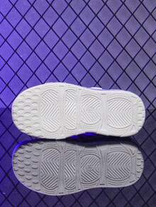 1 Paio di Scarpe Sportive in Pelle con Illuminazione LED, Traspiranti e Alla Moda, Adatte per Ragazzi e Ragazze - Casual, Ammortizzanti, Antiscivolo per Uso all'aperto e Camminata in Tutte le Stagioni