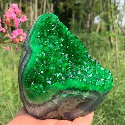 Premium Green Quartz Crystal Cluster - Perfect Crystal Gift, Suitable For Parents, Collectors And Holidays