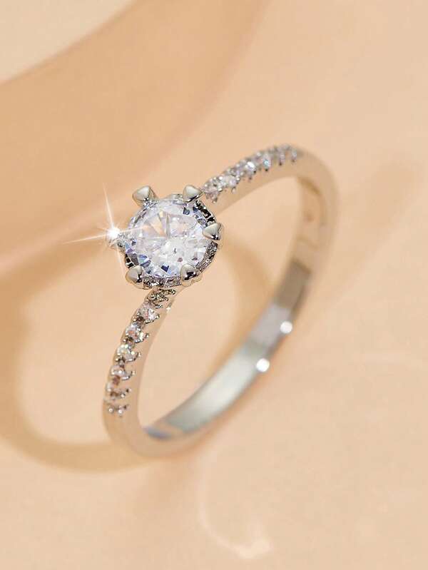 خاتم زفاف من الزركونيا الاصطناعية الكلاسيكي المستدير - طراز فاخر وفريد - خاتم خطوبة وزفاف للنساء - لامع ، أنيق ، لافت للنظر - مناسب للارتداء اليومي - هدية مثالية للنساء في عيد الحب والذكرى السنوية