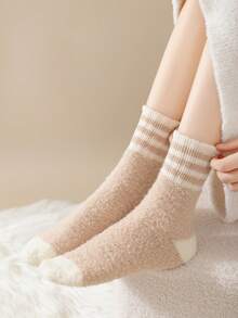 1 par de calcetines de felpa de coral para mujeres, calcetines gruesos y cálidos para el hogar, posparto, dormir, anti-frío, adecuados para otoño/invierno