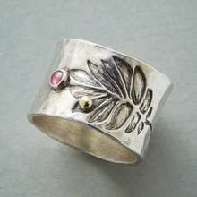 Boho Retro Style Silvery Carved Wide Ring With Pinkish Zirconia Inlay - Perfect For Daily Outfits And Parties