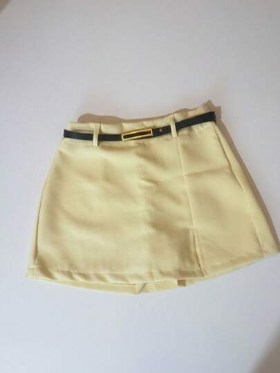 Short saia alfaiataria com cinto e zíper lateral ocasional