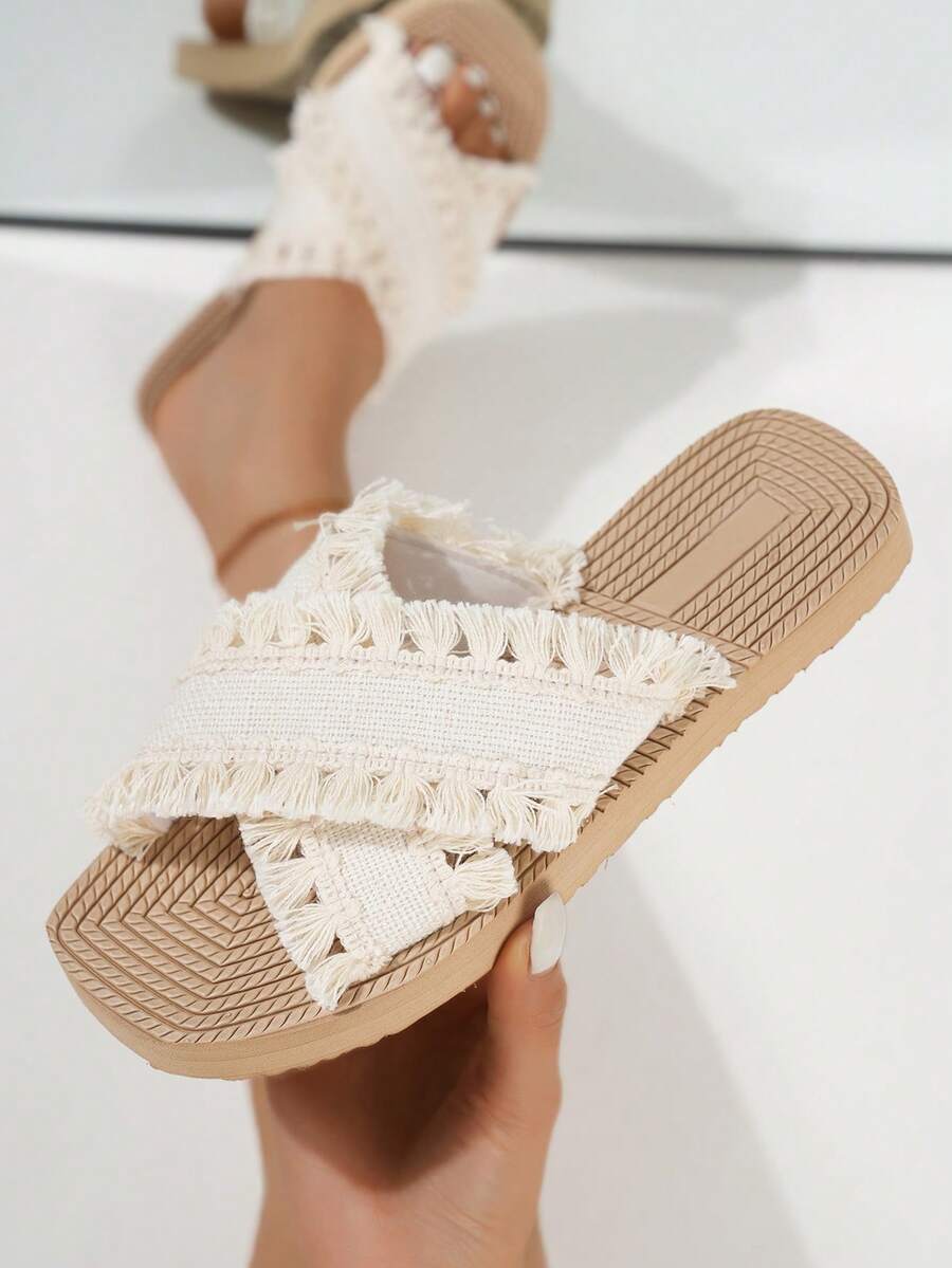 女士夏季拖鞋，波西米亚风流苏交叉带平底凉鞋，休闲沙滩旅行度假一脚蹬方头人字拖 - 米色 - 查看 1