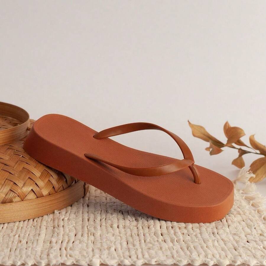 Chinelo Feminino Preto Rasteiro Flat Borracha Solado Robusto Unissex Confortável