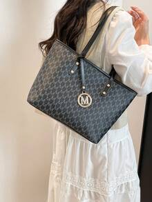 Light Luxury Fashion Print Design Letter Pattern Decorative Lady Tote Bag, Suitable For Commuting And Going To School. It Has A Large Capacity, Is Portable, And Features A Classic Casual And Business Casual Style. Perfect For Teenagers, College Students, And White-Collar Workers, It Is Ideal For Work, High School, University, And Holidays. It Is A Fashionable Zipper Tote Bag.