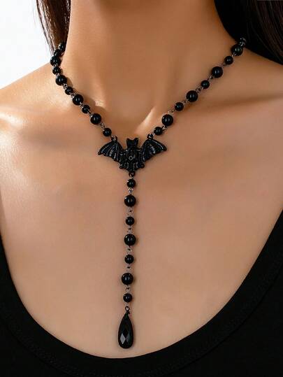1pc Gothic Dark Bat Pendant Necklace, Exaggerated Fashion Accessory Suitable For Women, Essential For Halloween