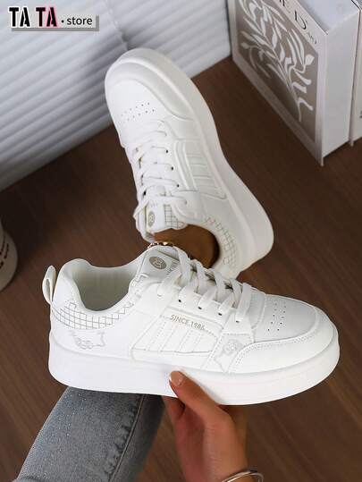 1 Pair Women's White Sneakers, Fashion Casual Lace-Up Flat Shoes, Student School Shoes, Versatile Sporty Shoes, Suitable For Spring And Autumn, Fashionable, Comfortable White Shoes, Solid Color Flat Outdoor Skateboard Shoes, Running Shoes