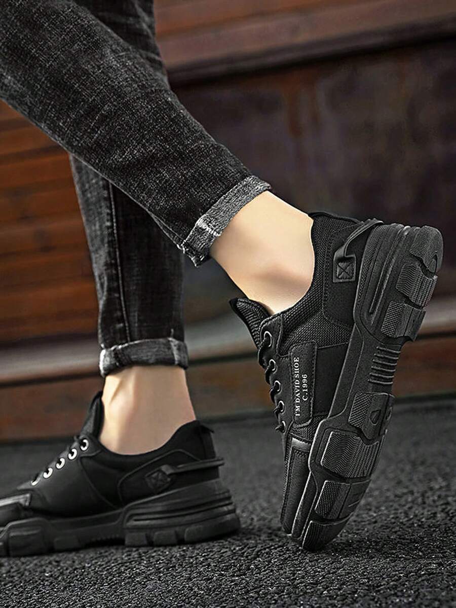 Zapatillas deportivas de malla con bloques de color para hombre, con una estructura transpirable y ligera. Zapatillas de tenis informales para hombre. Zapatos de trabajo antideslizantes y resistentes. Zapatillas de skate informales. Diseño con cordones y puntera redondeada.