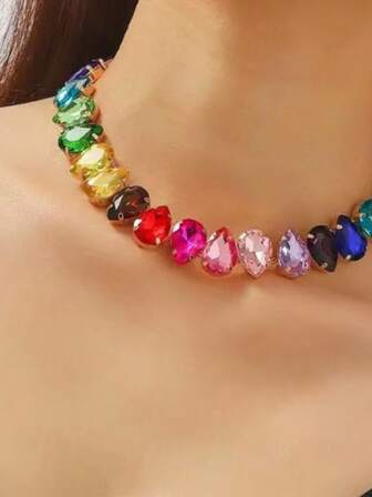 Collier de femme glamour et avec gouttes d'eau en cristal de verre coloré