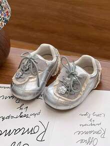 1-5 Years Old Girls Soft & Comfortable Baby Toddler Shoes, Silver Leather Waterproof Spring/Autumn Infant Sports Shoes With Flower Decor, Beige Casual Shoes, Autumn/Winter Lace Flat Shoes For Daily Life, Outdoor Walking, Non-Slip Sneakers