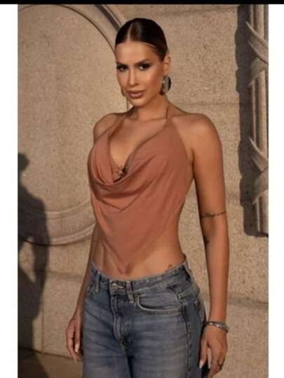 CROPPED CORAÇÃO COM BOJO TECIDO SUPLEX E COM AMARRAÇÃO NA COSTAS.