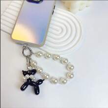 1 pièce Pendentif de chien en perle, décoration suspendue en chaîne de perles, porte-clés de chien en ballon de perle DIY, accessoire de chaîne de téléphone en perle plissée, décoration suspendue de téléphone à la mode pour dame, peut être utilisé comme caméra, sac, éventail à main, décoration de porte-clés compatible avec Android et la plupart des smartphones, cadeaux pour mère, famille, amis, enfants, anniversaire, vacances