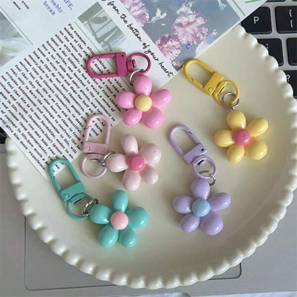 5pcs/Set Cute Colorful Five-Petal Flower Keychain, Versatile Bag Charm, Couples & Best Friends Gift Christmas Bag Charms Car Accessories Teacher Sister Gift Ideas