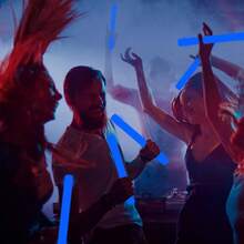 LED Foam Glow Sticks Party Packs - Multi-Color Flashing (Green/Blue/Red/Purple), Easy-Grip Design | Glowing Supplies For Christmas, New Year, Weddings, Carnivals & Concerts - Màu xanh lam - Xem 5