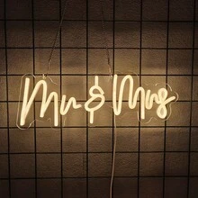 Mr And Mrs 霓虹灯，霓虹灯 LED 背景墙装饰，USB 供电的 Mr And Mrs 霓虹灯，用于婚宴装饰，周年纪念婚礼礼物预订