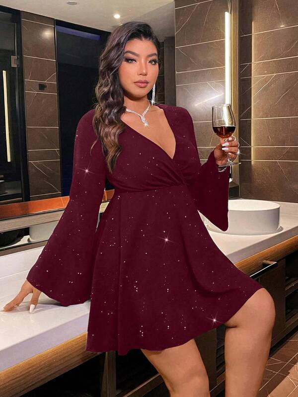 Vestido de festa feminino plus size elegante, luxuoso, sexy e romântico, para madrinhas de casamento com lantejoulas e strass, decote em V profundo e manga comprida cruzada