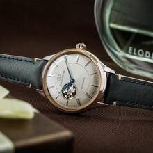 Orient 经典时尚女士奶油色表盘黑色皮革表带自动手表夏季配饰适合日常商务派对服装装饰送给爱人女友妈妈的绝佳节日礼物 RE-ND0011N00B