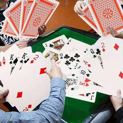 54 张超大扑克牌套装，高品质耐用巨型扑克牌，适合青少年和成人，非常适合派对游戏和魔术，是万圣节、圣诞节、派对的独特新奇礼物