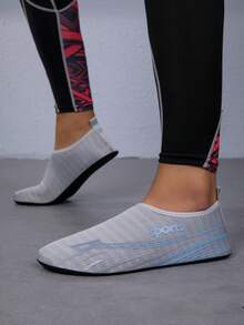 Elegant Couple Water Shoes Suitable For Barefoot Lovers, Women's Soft-Soled Beach Shoes For Swimming, Diving, Outdoor Quick-Drying Summer Sandals, Non-Slip Breathable Wading Shoes, Suitable For Men And Women - Breathable Mesh, Non-Slip Rubber Sole, Outdoor Shoes For Summer, Applicable For Beach, Swimming, Hiking, Yoga, Fitness, Beach Shoes, Fashionable Sports Swimming Shoes, Lightweight And Flexible - Light Grey - View 10