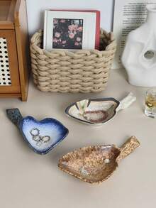 Cabin Kangaroo 1pc Unique Ceramic Video Storage Tray, Distinctive Design, Distinctive Shape, Distinctive Material, Storage Tray Advantages, Exquisite Handle, Practical And Aesthetic, Suitable For Ins-Style Home Environment, Storage Of Small Items, Tidy And Orderly Space, Decorative Ornaments, Placement On Living Room Coffee Table, Bedroom Vanity, Study Desk, Ideal Prop For Photography, Adds Artistic Atmosphere