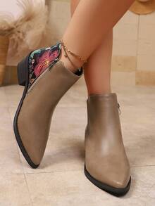 موديلات جديدة تأتي في الخريف والشتاء، تخلق شكلاً خريفياً أنيقاً، الراحة والمظهر متلازمان، الهالة تمتلئ على الفور، سهلة الارتداء بإحساس راقٍ، تحسّن إحساس الارتداء، الموضة الرجعية! الأحذية بسيطة وأنيقة ومتعددة الاستخدامات، بوت برقبة سميكة ذات موضة تظهر الساقين طويلتين وممشوقتين!