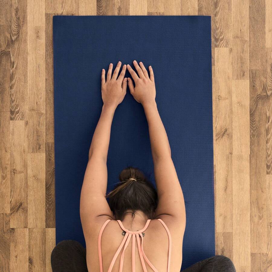 MUUK FITNESS Alfombrilla de Yoga 170 x 70 cm – Grosor 4 mm, Tapete para Yoga, Pilates, Fitness y Ejercicio, Antideslizante, Plegable y Fácil de Transportar, PVC Resistente y a Prueba de Agua, Ideal para Casa, Gimnasio, Parque o Viajes, Diseño Cómodo que Protege Articulaciones, Superficie Estable y Duradera para Relajación, Meditación y Estiramientos, Apta para Principiantes y Expertos. - Azul Marino - Ver 1