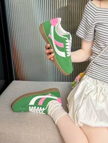 1 Pair Teenagers' Low-Top Outdoor Sports Shoes, Leather Upper, Lightweight, EVA Sole, Fashion Versatile, Adjustable Hook & Loop Closure For Easy On/Off, Suitable For Daily Wear